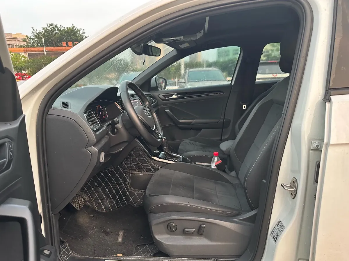 2019 Volkswagen T-Roc 1.4T 150HP L4 7DCT,autocango,china used car exporter,china ev exporter,chinese used car exporter,chinese used ev exporter
