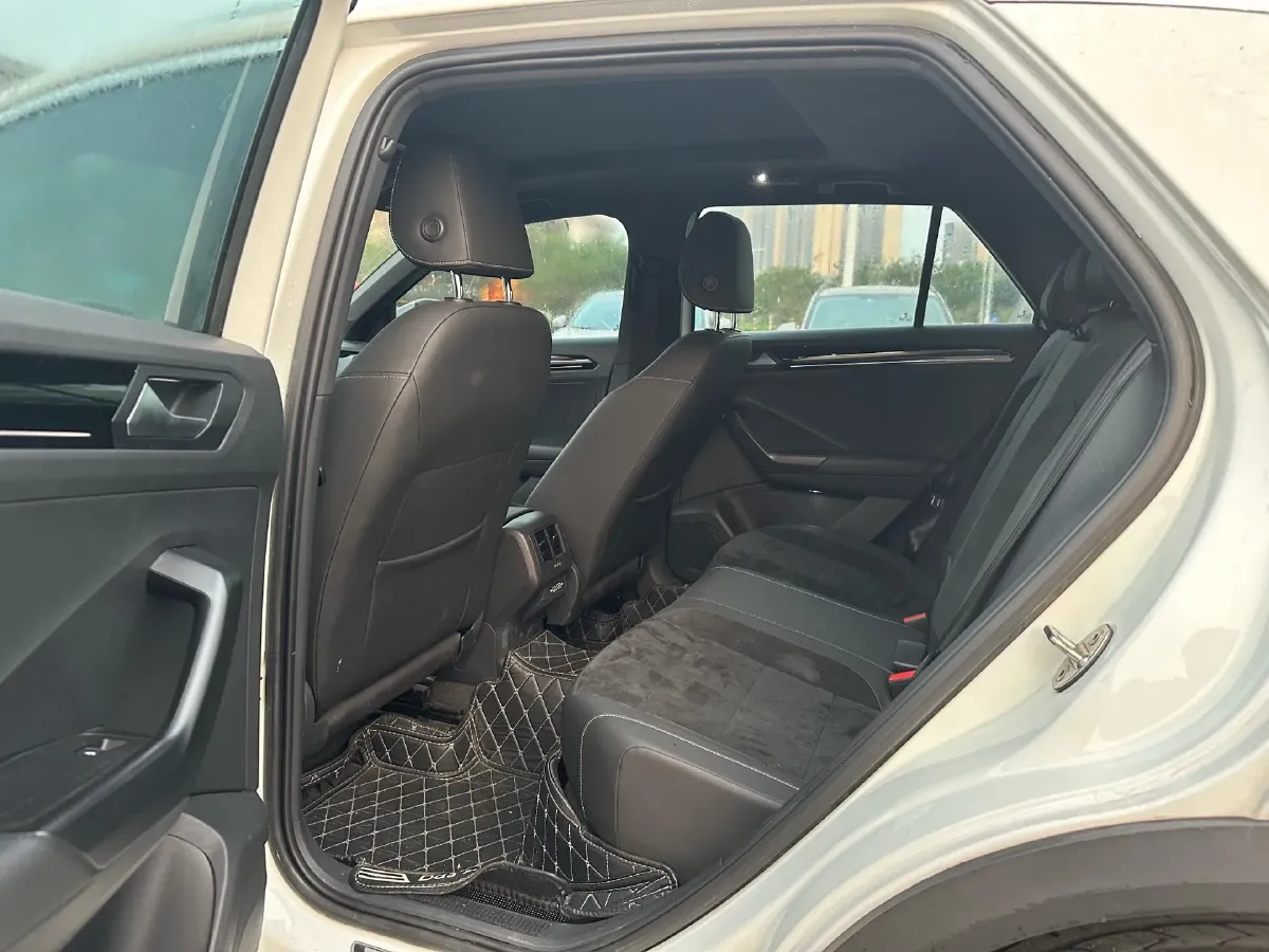 2019 Volkswagen T-Roc 1.4T 150HP L4 7DCT,autocango,china used car exporter,china ev exporter,chinese used car exporter,chinese used ev exporter