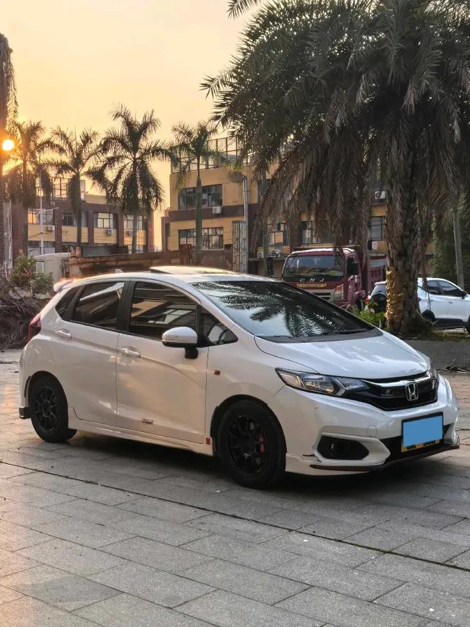 2018 Honda Fit 1.5L 131HP L4 CVT,autocango,china used car exporter,china ev exporter,chinese used car exporter,chinese used ev exporter