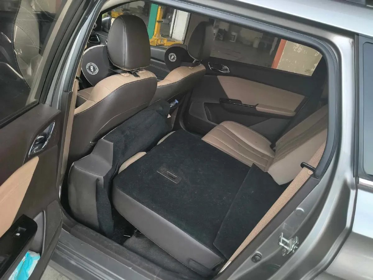 2017 BaoJun 310W 1.5L 112HP L4 6MT,autocango,china used car exporter,china ev exporter,chinese used car exporter,chinese used ev exporter