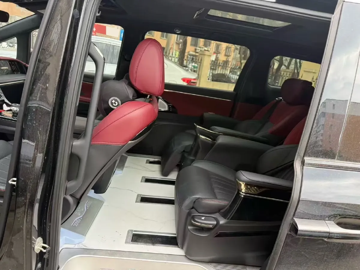 2024 GAC Trumpchi M8 2.0T 252HP L4 8AT,autocango,china used car exporter,china ev exporter,chinese used car exporter,chinese used ev exporter