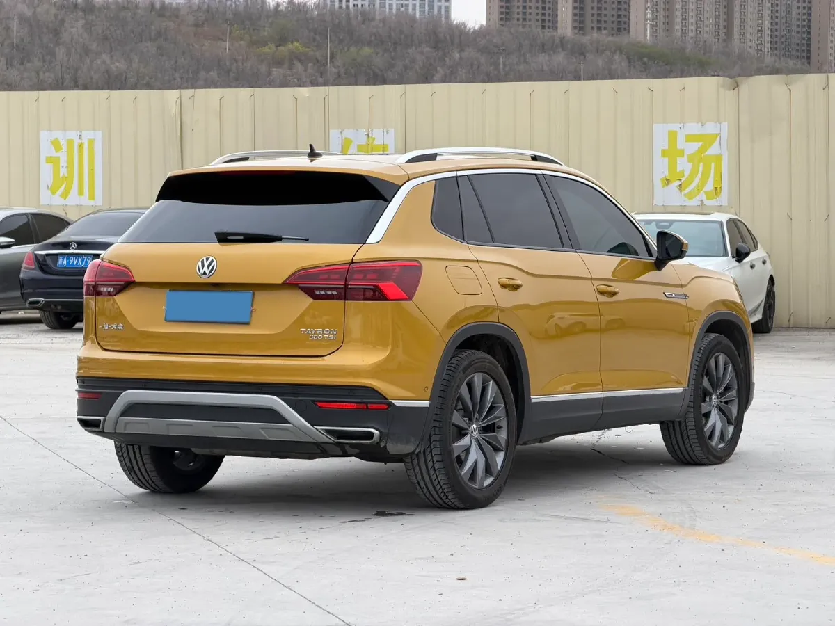 2019 Jeep Cherokee 2.0T 265HP L4 9AT,autocango,china used car exporter,china ev exporter,chinese used car exporter,chinese used ev exporter