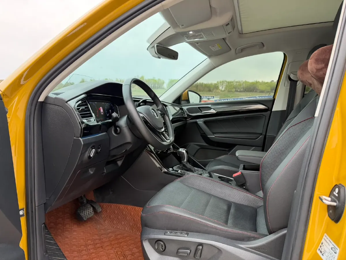 2019 Jeep Cherokee 2.0T 265HP L4 9AT,autocango,china used car exporter,china ev exporter,chinese used car exporter,chinese used ev exporter