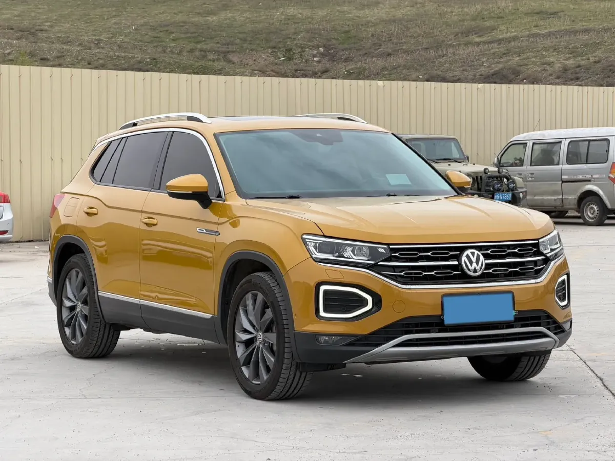 2019 Jeep Cherokee 2.0T 265HP L4 9AT,autocango,china used car exporter,china ev exporter,chinese used car exporter,chinese used ev exporter