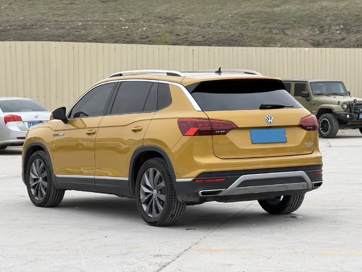 2019 Jeep Cherokee 2.0T 265HP L4 9AT,autocango,china used car exporter,china ev exporter,chinese used car exporter,chinese used ev exporter
