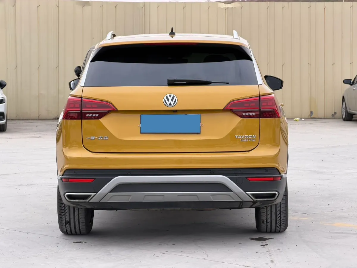 2019 Jeep Cherokee 2.0T 265HP L4 9AT,autocango,china used car exporter,china ev exporter,chinese used car exporter,chinese used ev exporter