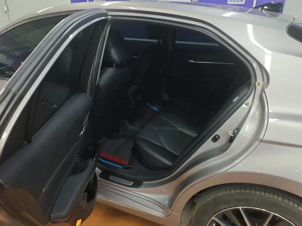 2021 Toyota Camry 2.5L 209HP L4 8AT,autocango,china used car exporter,china ev exporter,chinese used car exporter,chinese used ev exporter