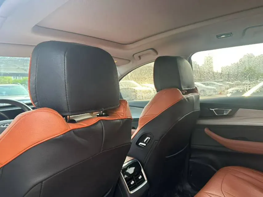 2022 Chery Tiggo 8 Plus 1.6T 197HP L4 7DCT,autocango,china used car exporter,china ev exporter,chinese used car exporter,chinese used ev exporter