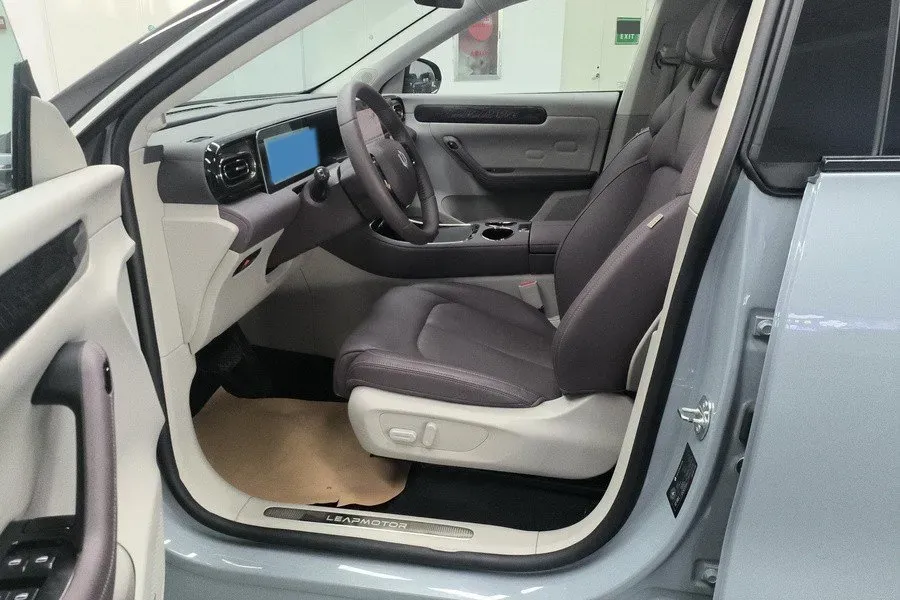 2024 Leapmotor C11 1.5L 95HP L4 REEV 43.74KWH,autocango,china used car exporter,china ev exporter,chinese used car exporter,chinese used ev exporter