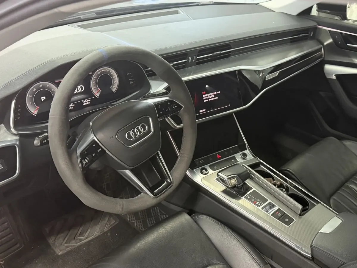 2022 Audi A6L 2.0T 224HP L4 7DCT,autocango,china used car exporter,china ev exporter,chinese used car exporter,chinese used ev exporter