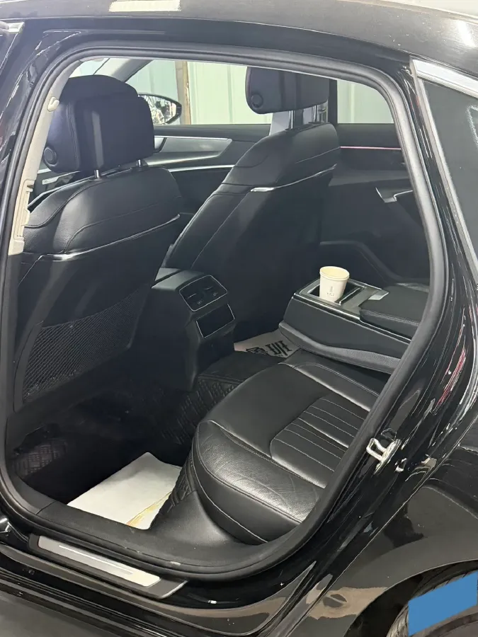 2022 Audi A6L 2.0T 224HP L4 7DCT,autocango,china used car exporter,china ev exporter,chinese used car exporter,chinese used ev exporter