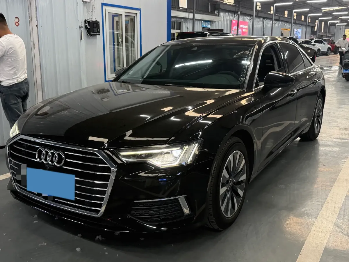 2022 Audi A6L 2.0T 224HP L4 7DCT,autocango,china used car exporter,china ev exporter,chinese used car exporter,chinese used ev exporter