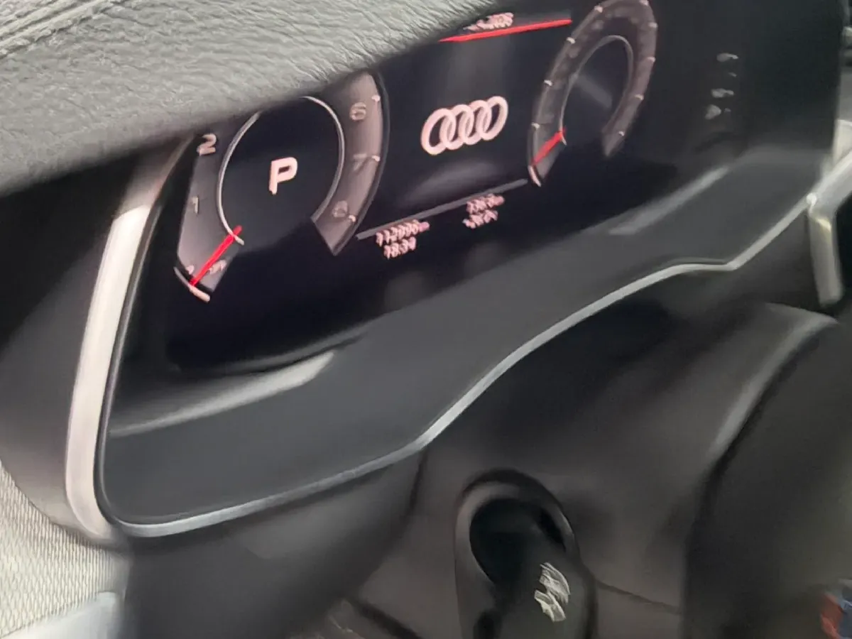 2022 Audi A6L 2.0T 224HP L4 7DCT,autocango,china used car exporter,china ev exporter,chinese used car exporter,chinese used ev exporter