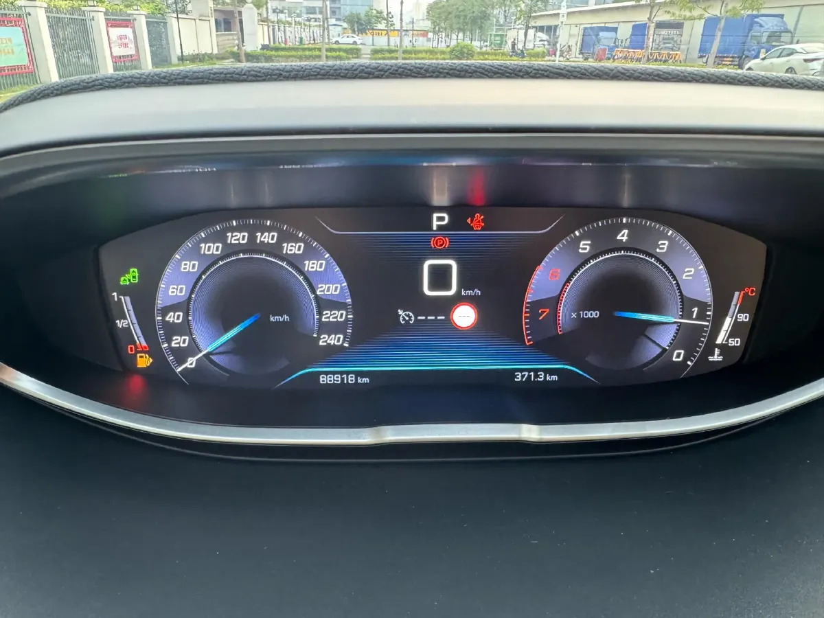 2017 Peugeot 5008 1.8T 204HP L4 6AT,autocango,china used car exporter,china ev exporter,chinese used car exporter,chinese used ev exporter