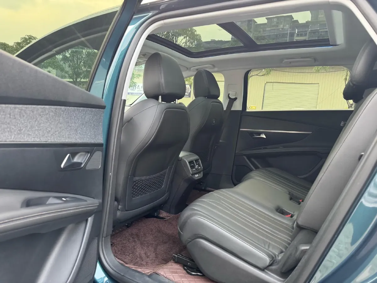 2017 Peugeot 5008 1.8T 204HP L4 6AT,autocango,china used car exporter,china ev exporter,chinese used car exporter,chinese used ev exporter