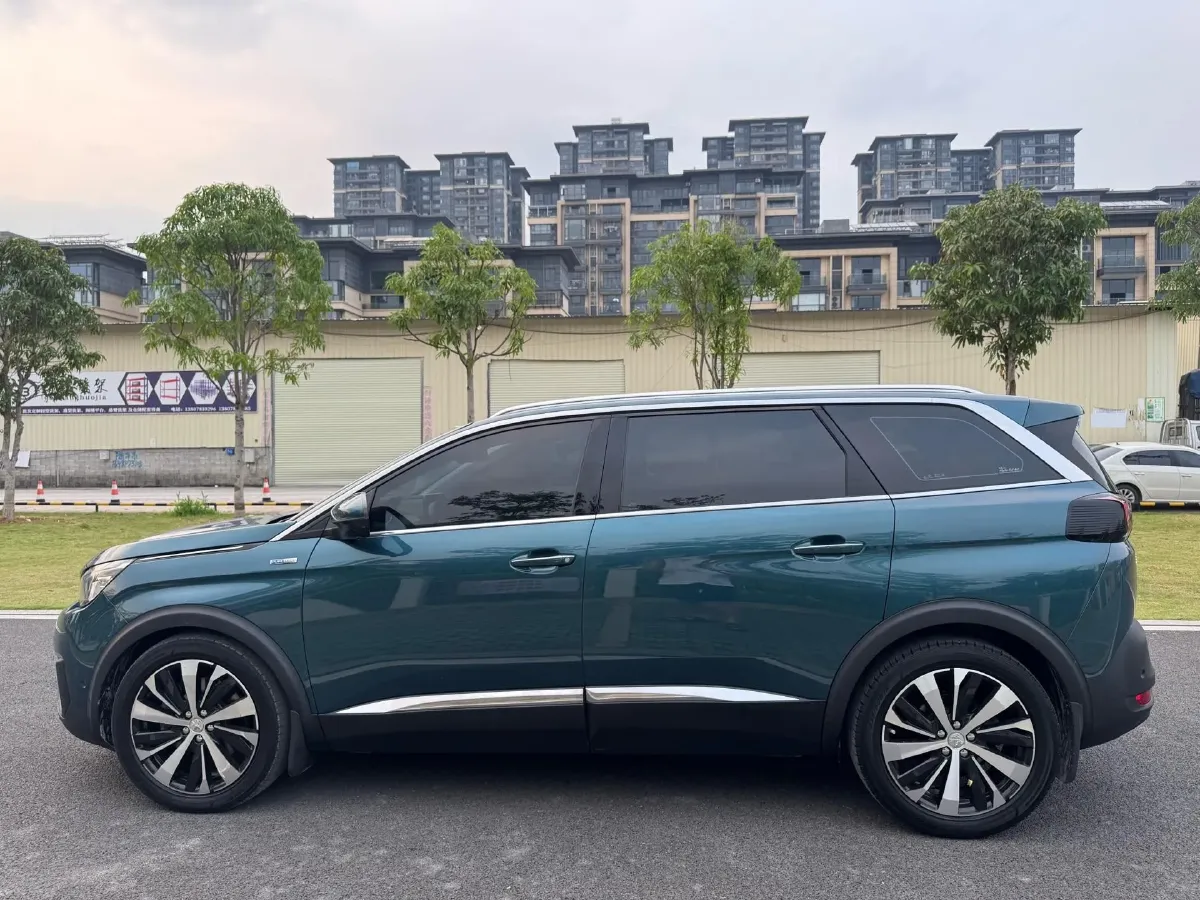 2017 Peugeot 5008 1.8T 204HP L4 6AT,autocango,china used car exporter,china ev exporter,chinese used car exporter,chinese used ev exporter
