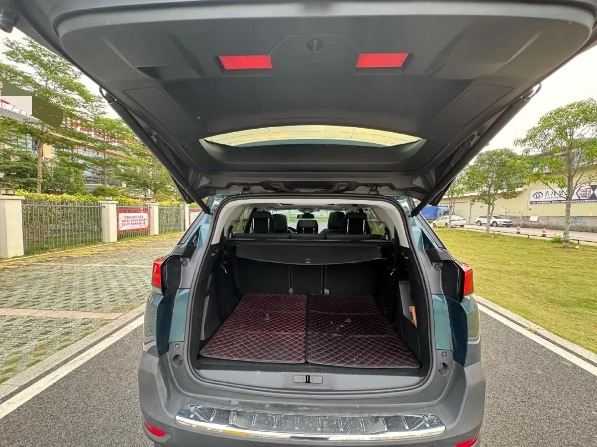 2017 Peugeot 5008 1.8T 204HP L4 6AT,autocango,china used car exporter,china ev exporter,chinese used car exporter,chinese used ev exporter