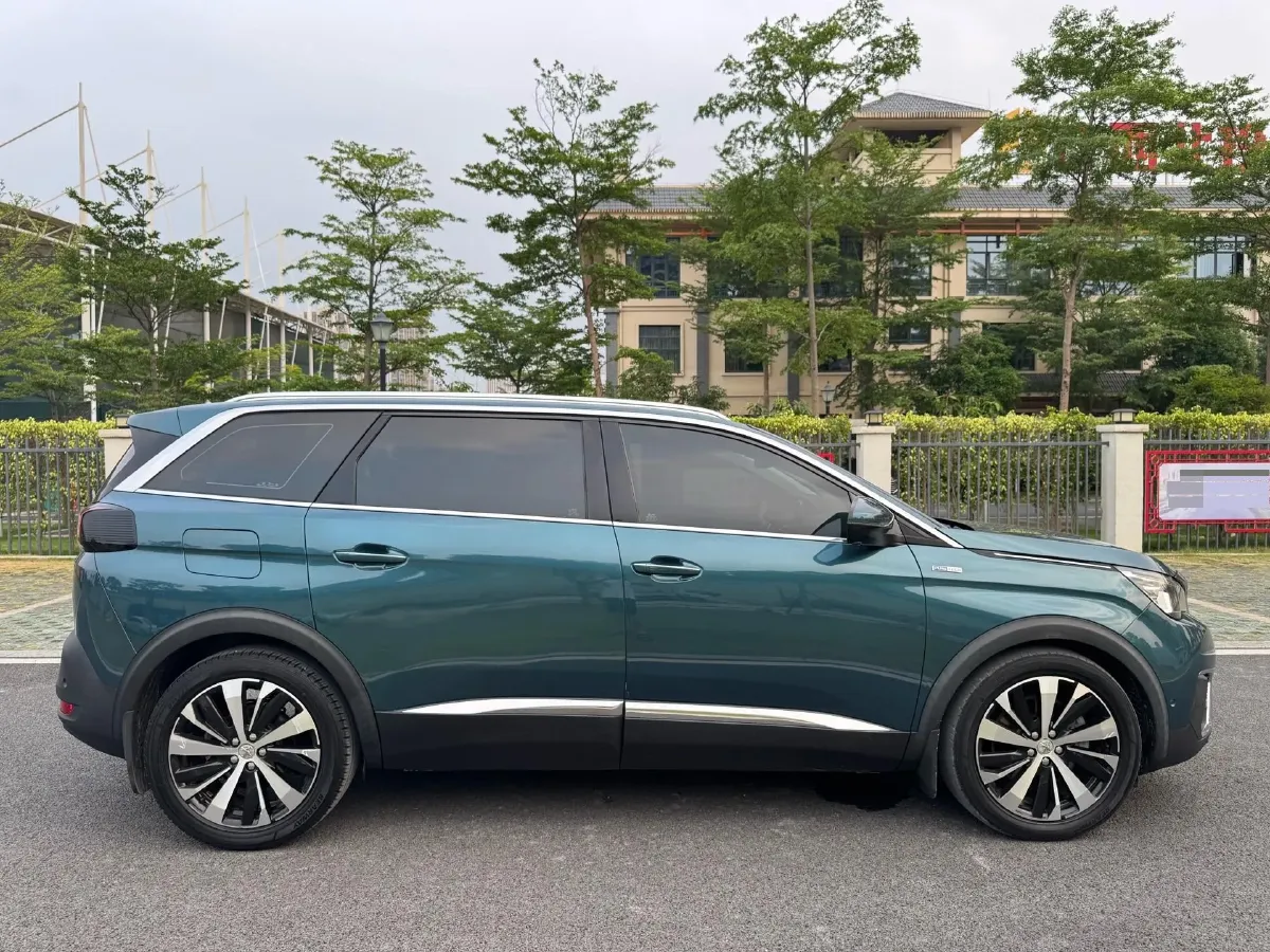 2017 Peugeot 5008 1.8T 204HP L4 6AT,autocango,china used car exporter,china ev exporter,chinese used car exporter,chinese used ev exporter