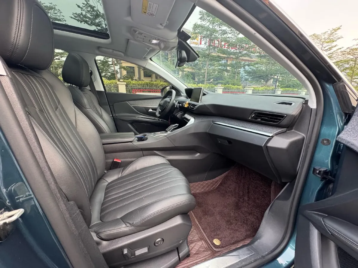 2017 Peugeot 5008 1.8T 204HP L4 6AT,autocango,china used car exporter,china ev exporter,chinese used car exporter,chinese used ev exporter