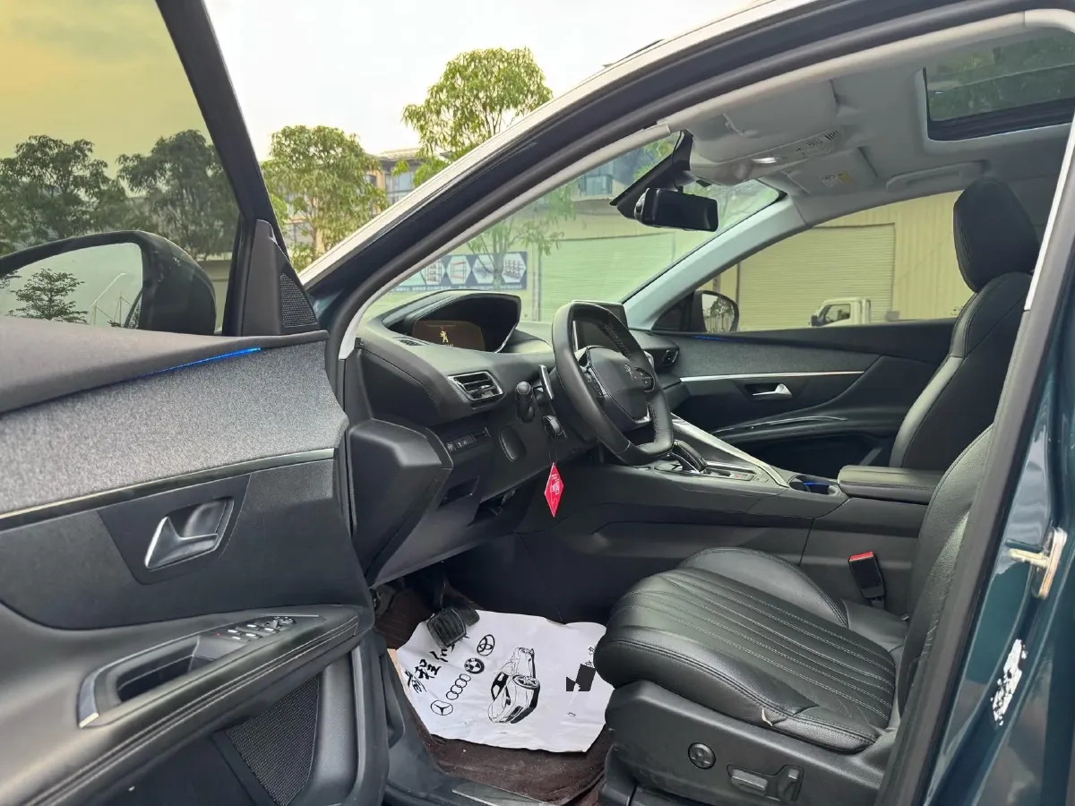 2017 Peugeot 5008 1.8T 204HP L4 6AT,autocango,china used car exporter,china ev exporter,chinese used car exporter,chinese used ev exporter