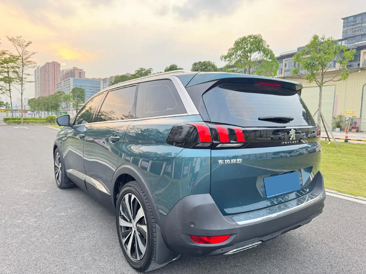2017 Peugeot 5008 1.8T 204HP L4 6AT,autocango,china used car exporter,china ev exporter,chinese used car exporter,chinese used ev exporter