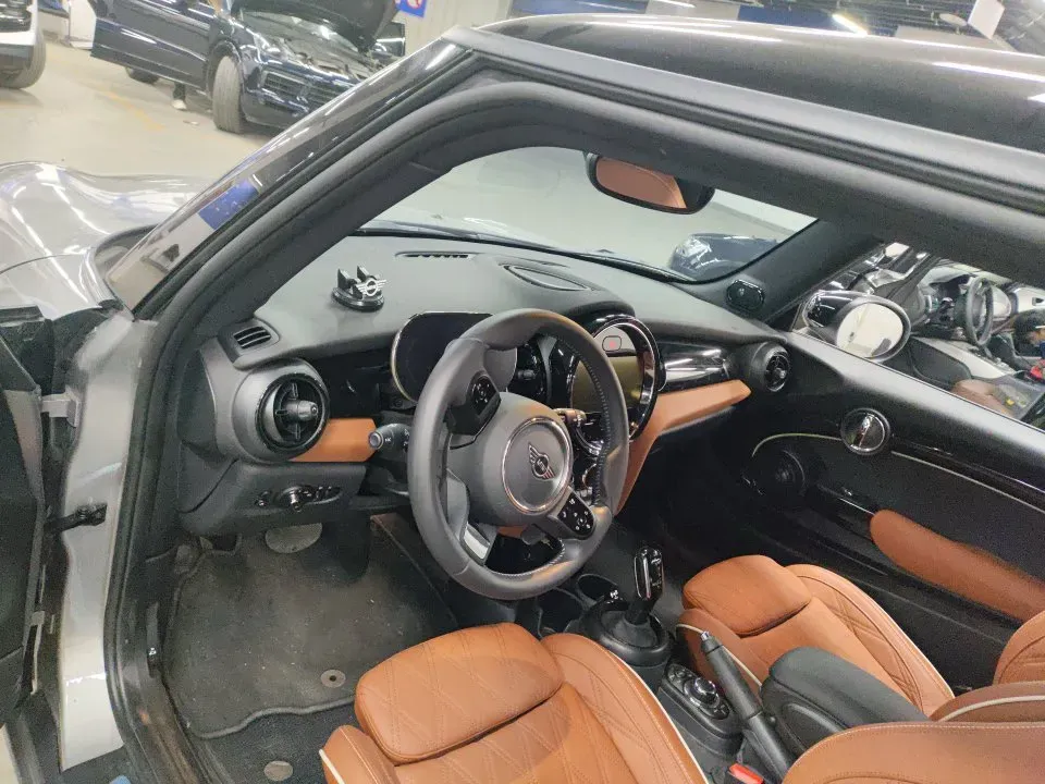 2023 MINI MINI 2.0T 178HP L4 7DCT,autocango,china used car exporter,china ev exporter,chinese used car exporter,chinese used ev exporter