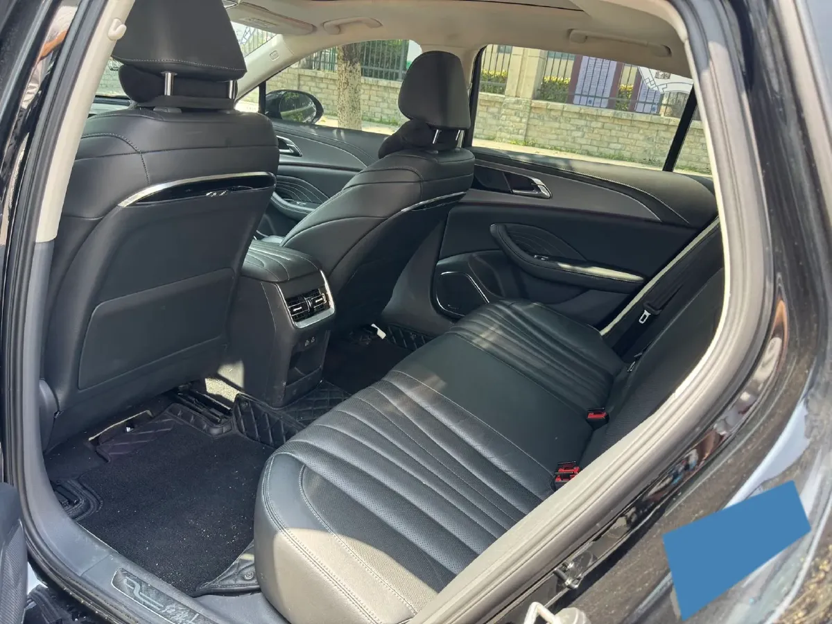 2023 HongQi H5 2.0T 224HP L4 8AT,autocango,china used car exporter,china ev exporter,chinese used car exporter,chinese used ev exporter