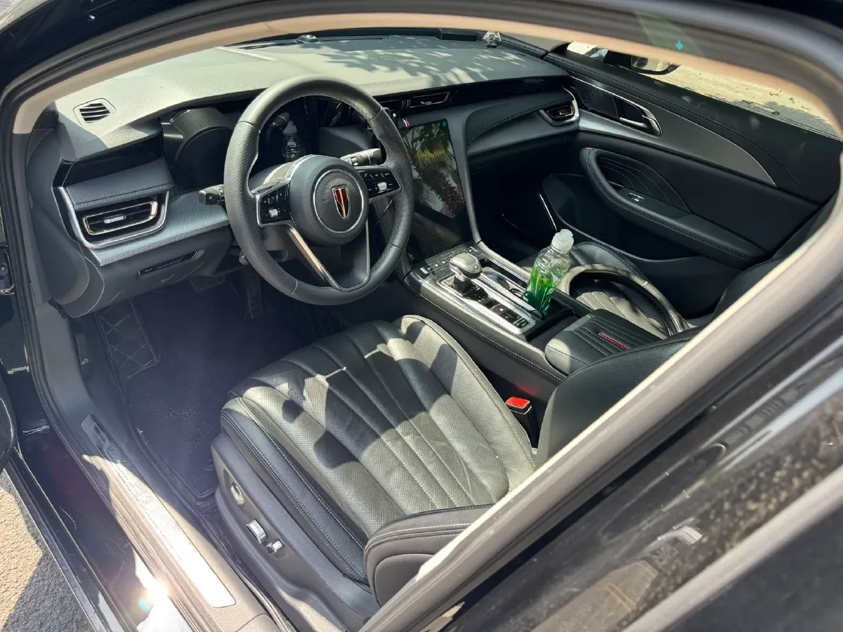 2023 HongQi H5 2.0T 224HP L4 8AT,autocango,china used car exporter,china ev exporter,chinese used car exporter,chinese used ev exporter