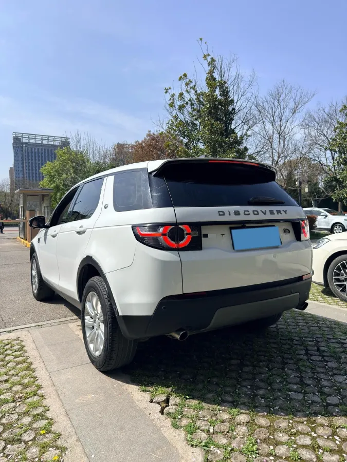 2018 Land Rover Discovery Sport 2.0T 241HP L4 9AT,autocango,china used car exporter,china ev exporter,chinese used car exporter,chinese used ev exporter