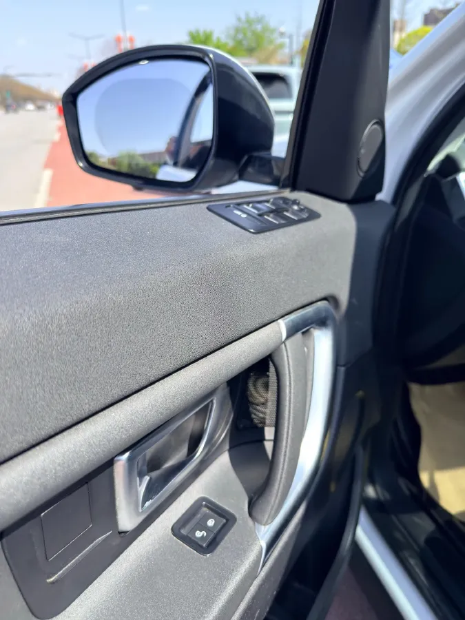 2018 Land Rover Discovery Sport 2.0T 241HP L4 9AT,autocango,china used car exporter,china ev exporter,chinese used car exporter,chinese used ev exporter