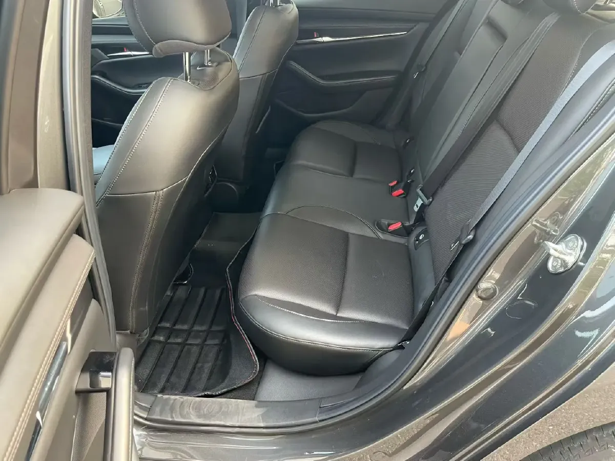 2022 Mazda 3 Axela 2.0L 158HP L4 6AT,autocango,china used car exporter,china ev exporter,chinese used car exporter,chinese used ev exporter