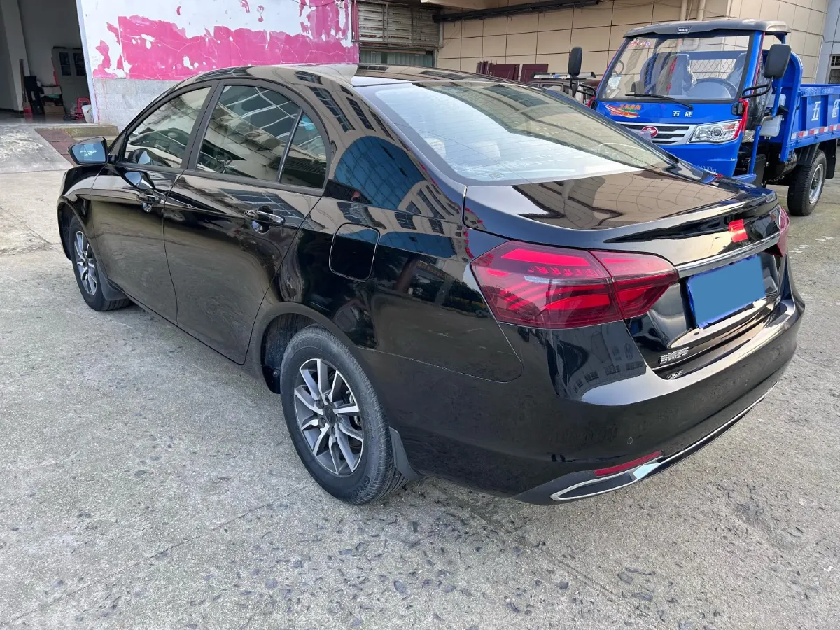 2019 Geely Emgrand 1.5L 109HP L4 5MT,autocango,china used car exporter,china ev exporter,chinese used car exporter,chinese used ev exporter