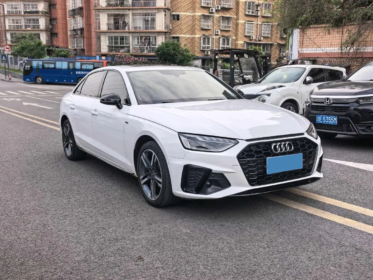 2022 Audi A4L 2.0T 190HP L4 7DCT,autocango,china used car exporter,china ev exporter,chinese used car exporter,chinese used ev exporter