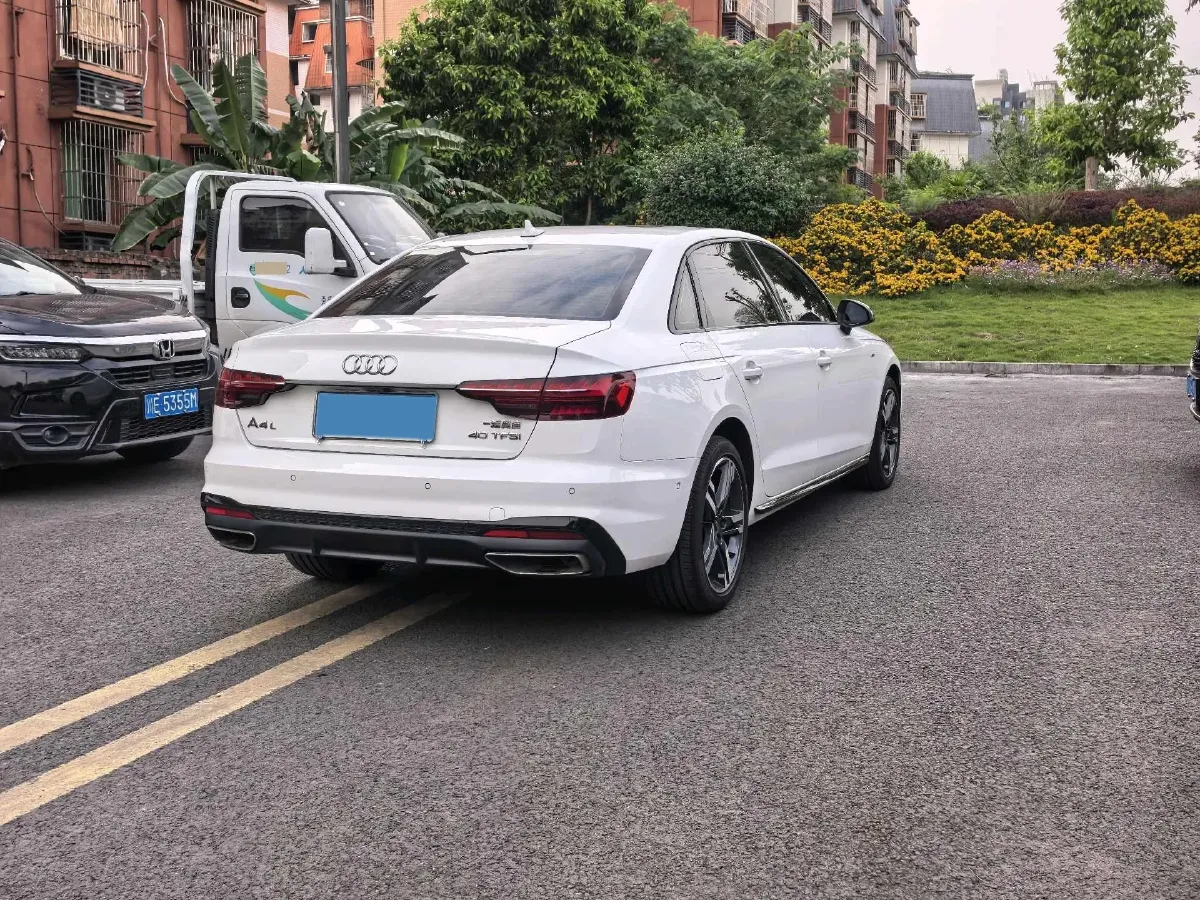 2022 Audi A4L 2.0T 190HP L4 7DCT,autocango,china used car exporter,china ev exporter,chinese used car exporter,chinese used ev exporter