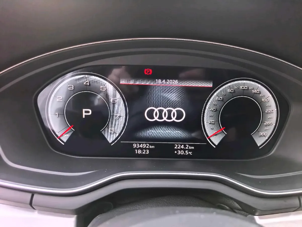 2022 Audi A4L 2.0T 190HP L4 7DCT,autocango,china used car exporter,china ev exporter,chinese used car exporter,chinese used ev exporter