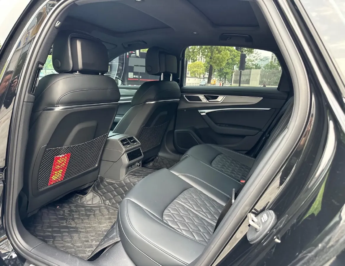 2025 Audi A6L 2.0T 245HP L4 7DCT,autocango,china used car exporter,china ev exporter,chinese used car exporter,chinese used ev exporter