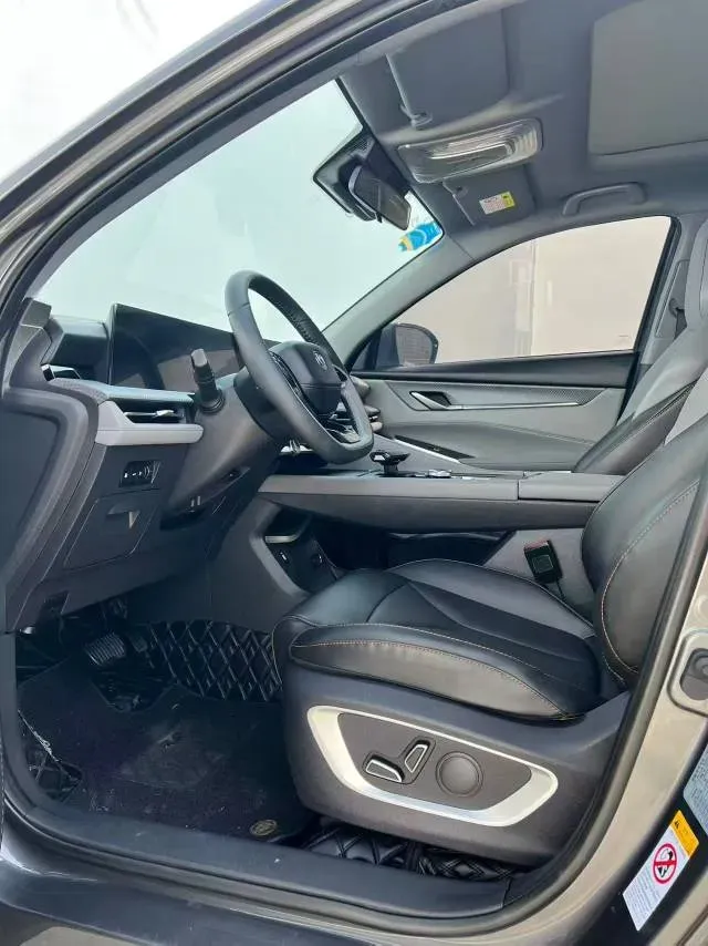 2022 ChangAn CS75 Plus 1.5T 188HP L4 8AT,autocango,china used car exporter,china ev exporter,chinese used car exporter,chinese used ev exporter