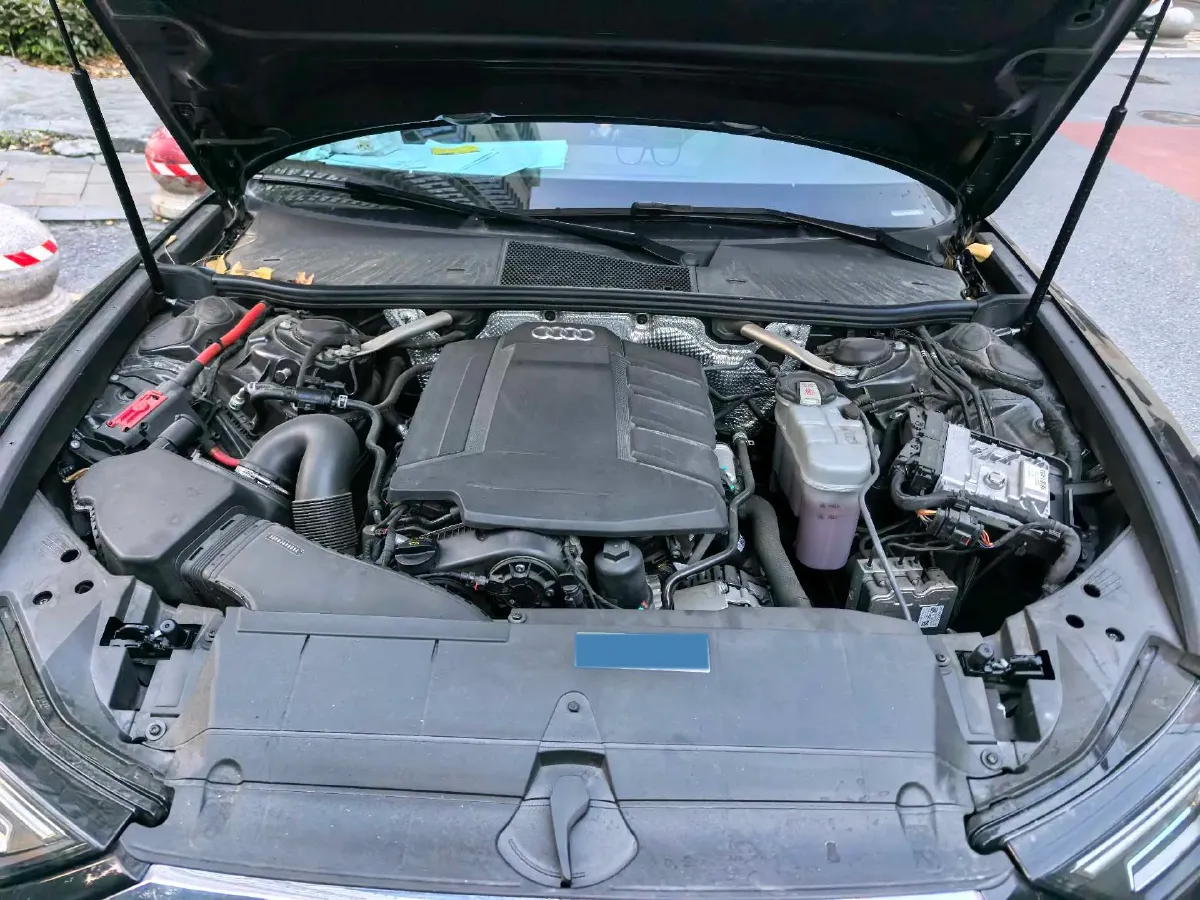 2023 Audi A6L 2.0T 245HP L4 7DCT,autocango,china used car exporter,china ev exporter,chinese used car exporter,chinese used ev exporter
