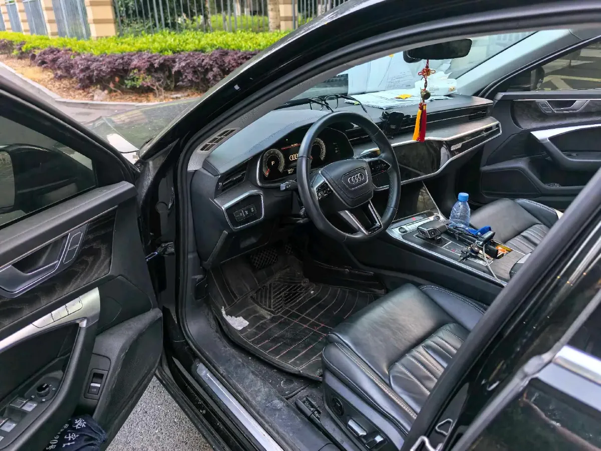 2023 Audi A6L 2.0T 245HP L4 7DCT,autocango,china used car exporter,china ev exporter,chinese used car exporter,chinese used ev exporter