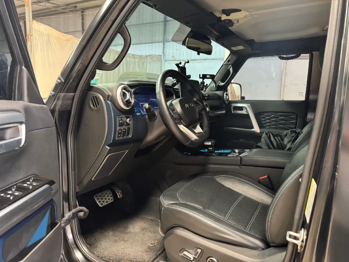 2023 Beijing BJ40 2.0T 163HP L4 8AT,autocango,china used car exporter,china ev exporter,chinese used car exporter,chinese used ev exporter