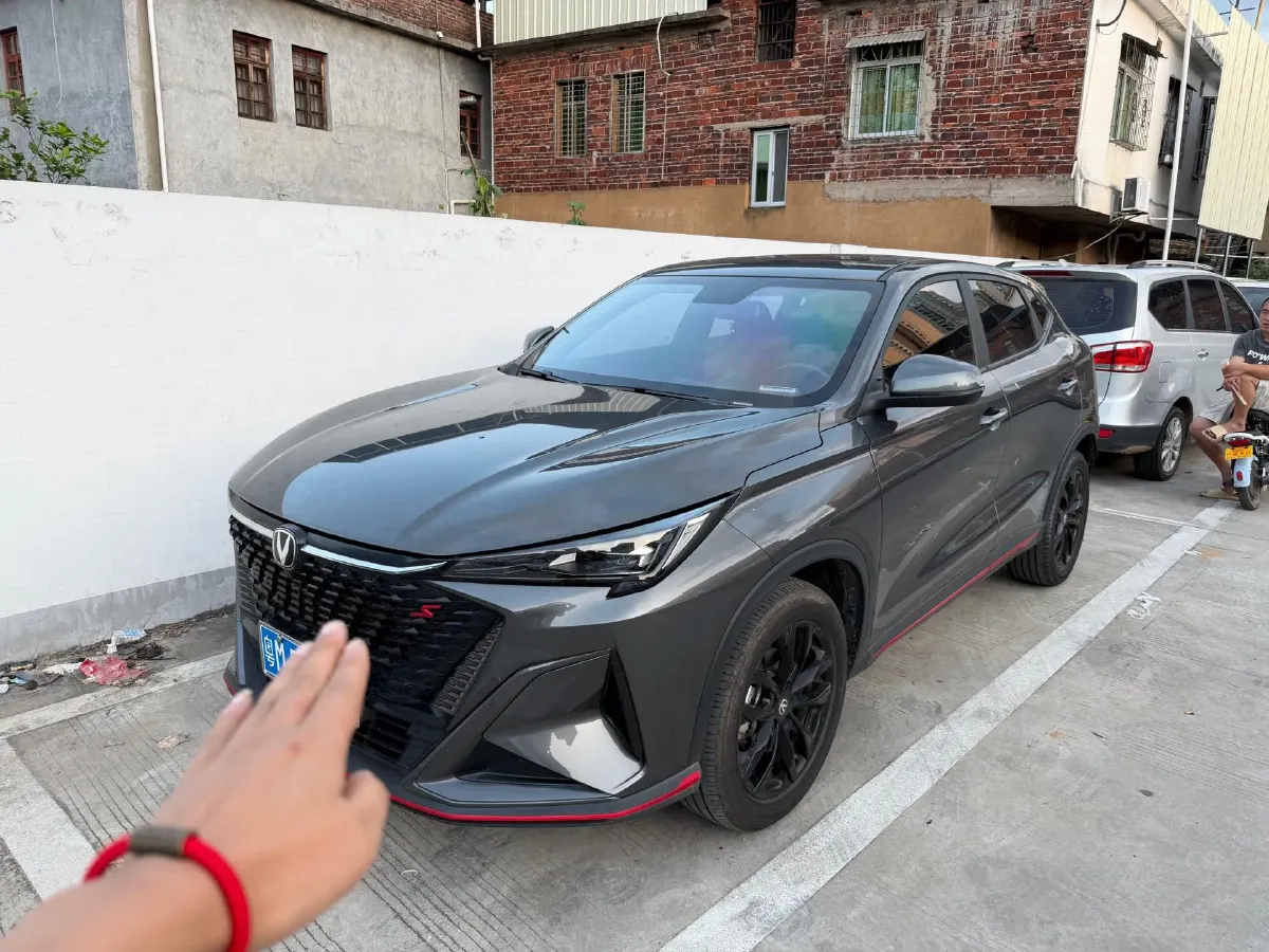 2024 ChangAn X5 PLUS 1.5T 188HP L4 7DCT,autocango,china used car exporter,china ev exporter,chinese used car exporter,chinese used ev exporter