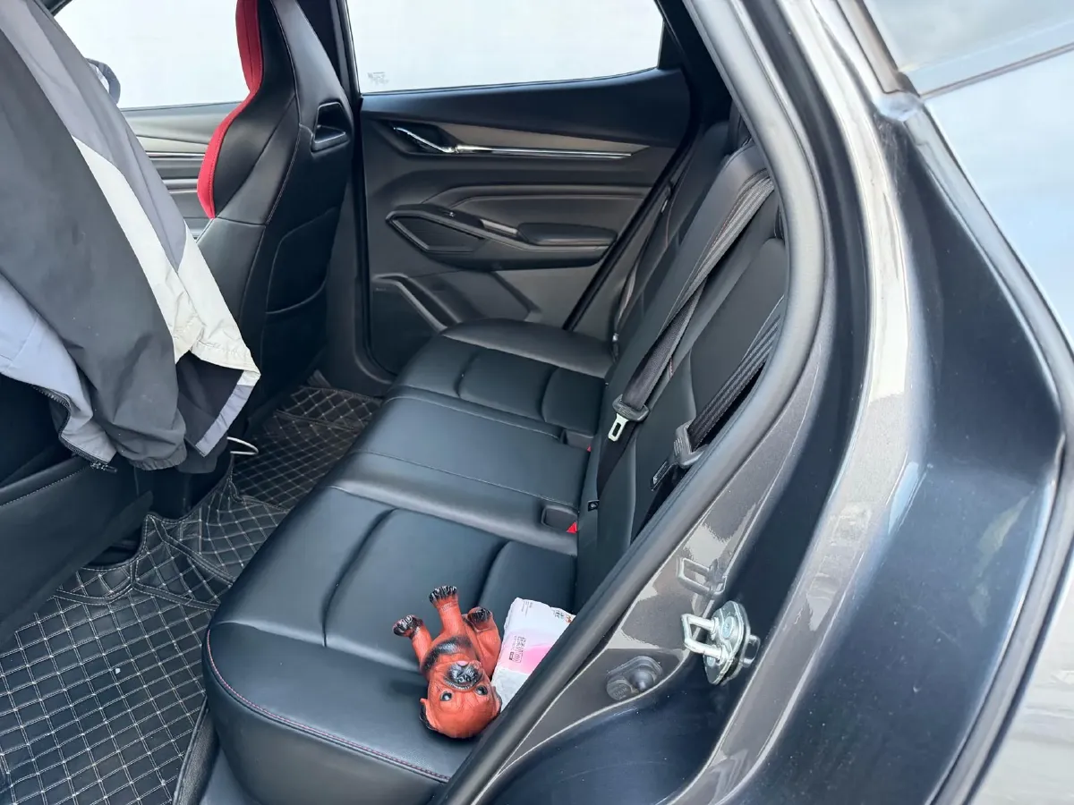 2024 ChangAn X5 PLUS 1.5T 188HP L4 7DCT,autocango,china used car exporter,china ev exporter,chinese used car exporter,chinese used ev exporter