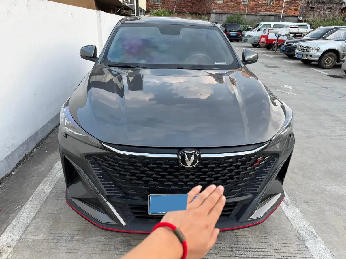 2024 ChangAn X5 PLUS 1.5T 188HP L4 7DCT,autocango,china used car exporter,china ev exporter,chinese used car exporter,chinese used ev exporter