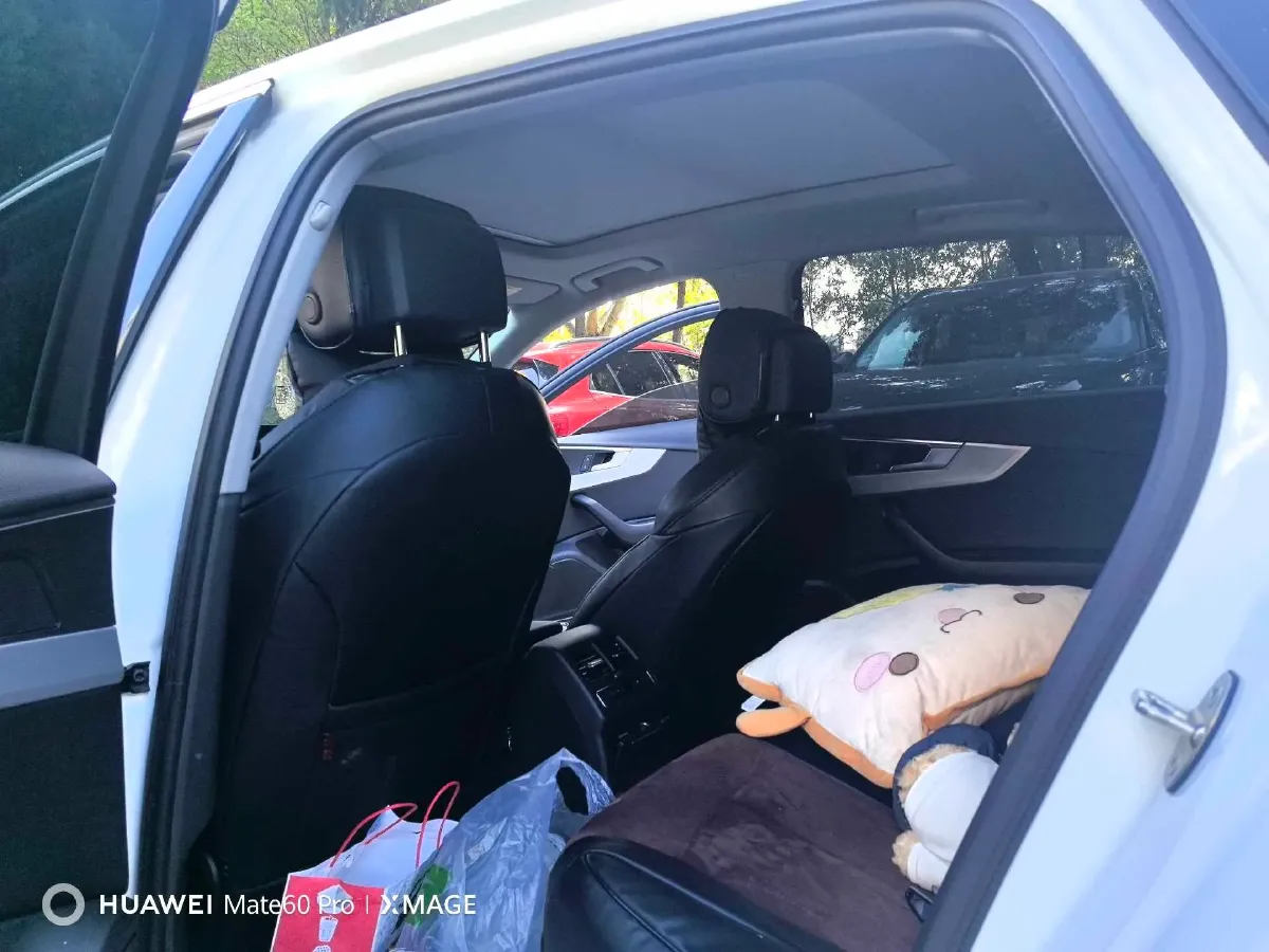 2020 Audi A4L 2.0T 190HP L4 7DCT,autocango,china used car exporter,china ev exporter,chinese used car exporter,chinese used ev exporter