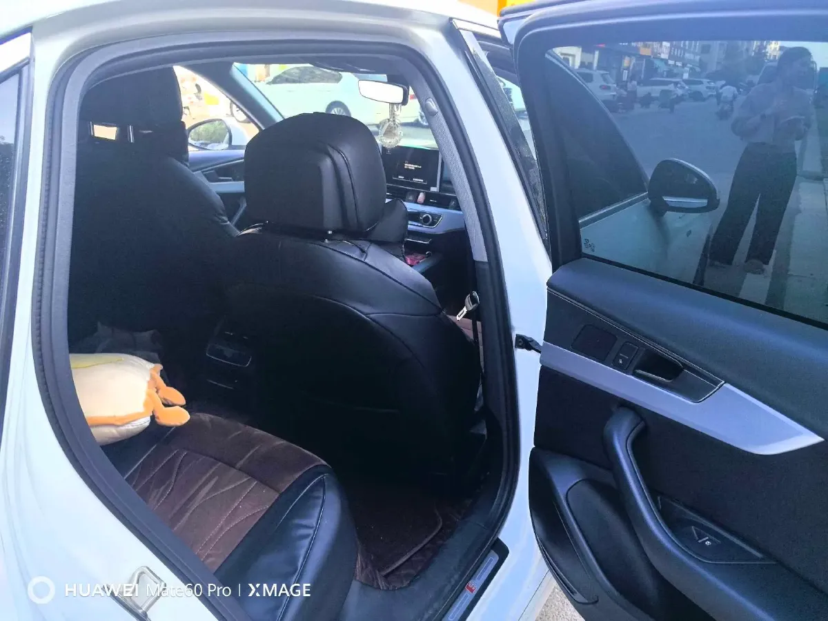 2020 Audi A4L 2.0T 190HP L4 7DCT,autocango,china used car exporter,china ev exporter,chinese used car exporter,chinese used ev exporter