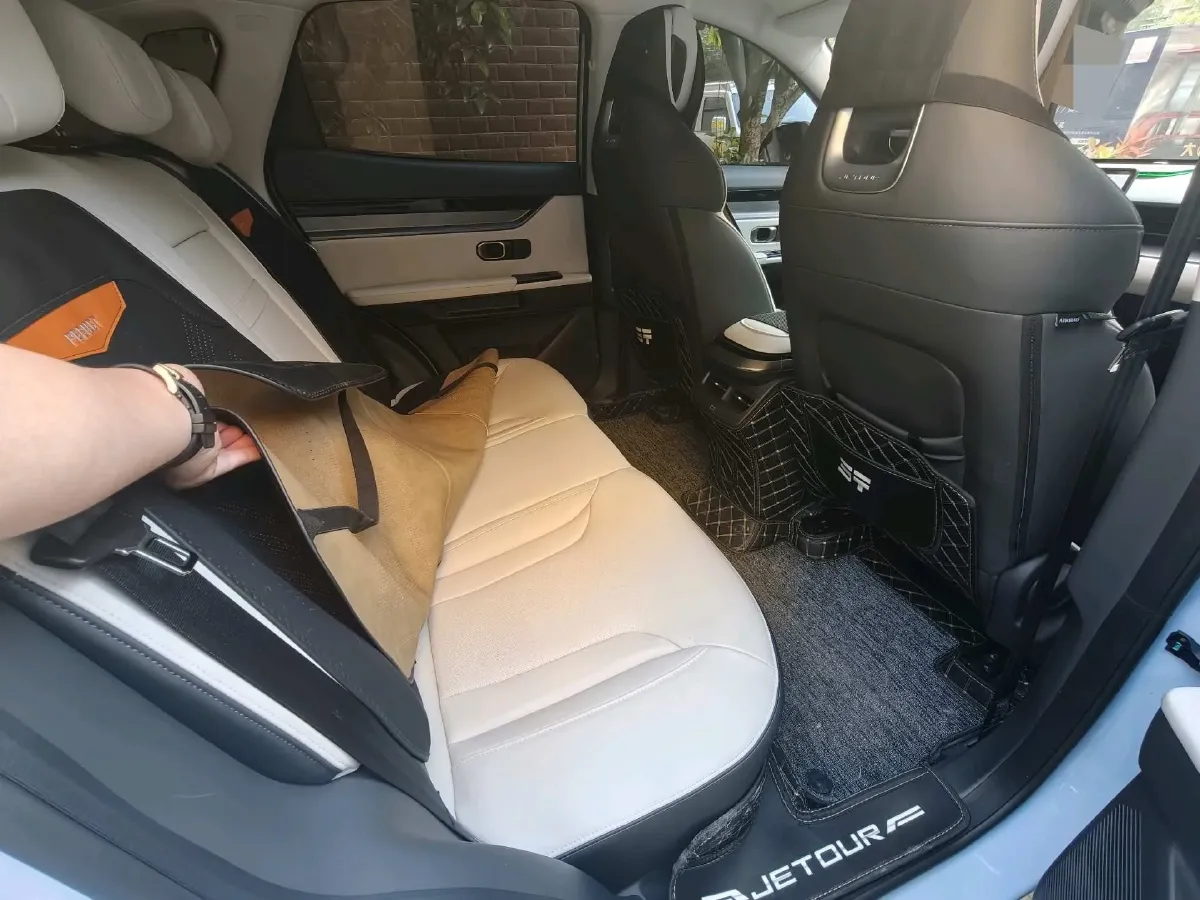 2022 Jetour DASHING 1.6T 197HP L4 7DCT,autocango,china used car exporter,china ev exporter,chinese used car exporter,chinese used ev exporter