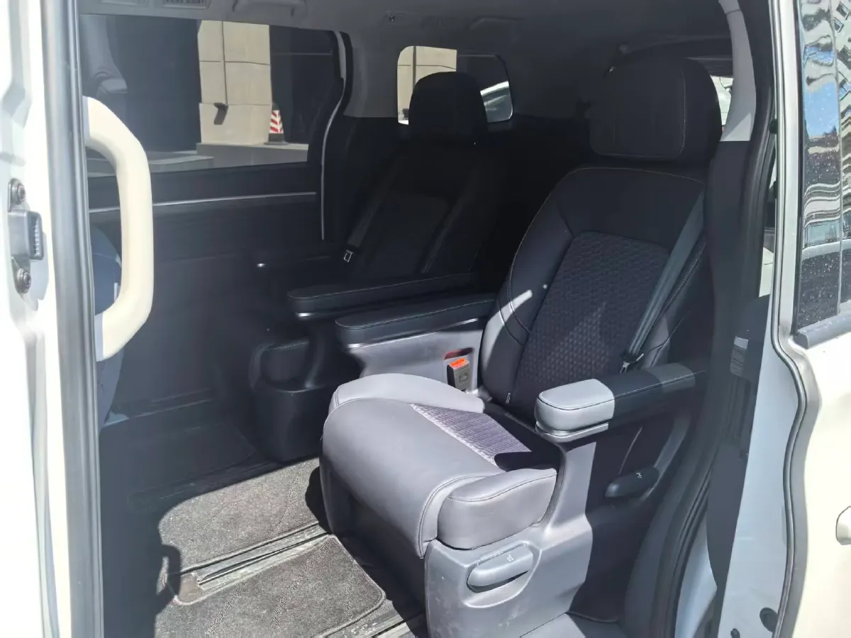 2024 GAC Trumpchi M8 2.0T 252HP L4 8AT,autocango,china used car exporter,china ev exporter,chinese used car exporter,chinese used ev exporter