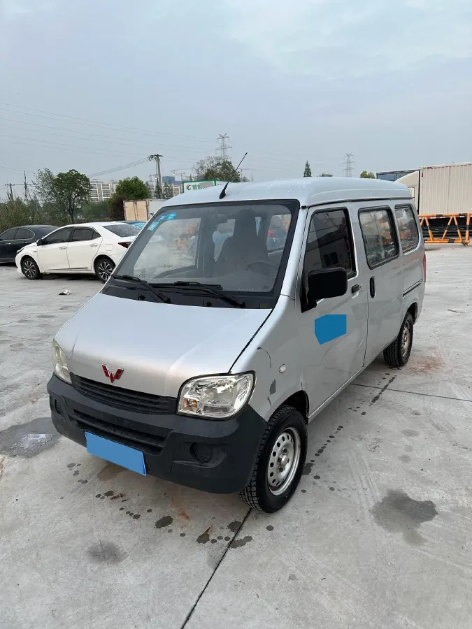 2015 WuLing ZhiGuang 1.2L 82HP L4 5MT,autocango,china used car exporter,china ev exporter,chinese used car exporter,chinese used ev exporter
