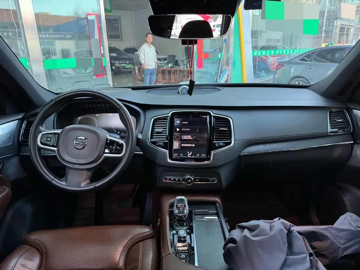 2021 Volvo XC90 2.0T 299HP L4 8AT,autocango,china used car exporter,china ev exporter,chinese used car exporter,chinese used ev exporter