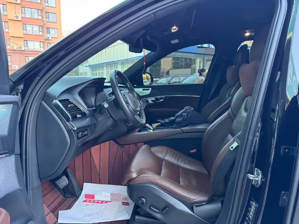 2021 Volvo XC90 2.0T 299HP L4 8AT,autocango,china used car exporter,china ev exporter,chinese used car exporter,chinese used ev exporter